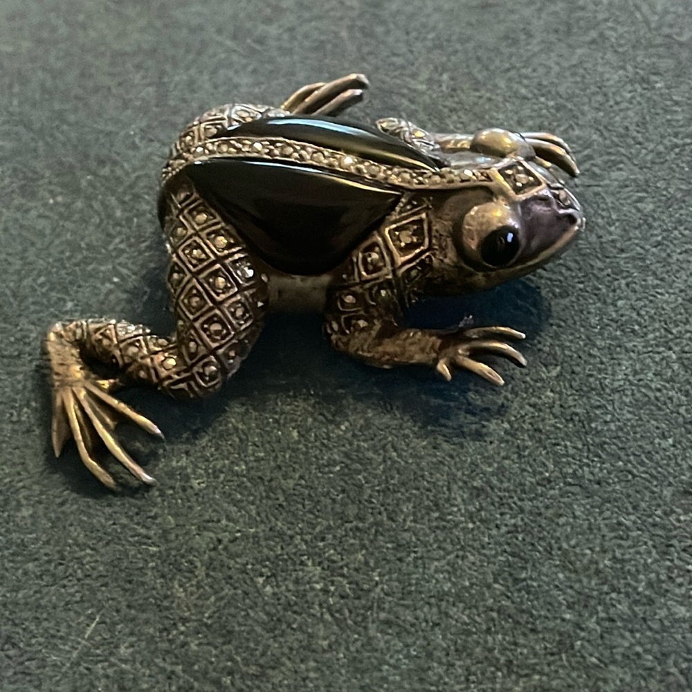Sterling Onyx Marcasite Frog Brooch